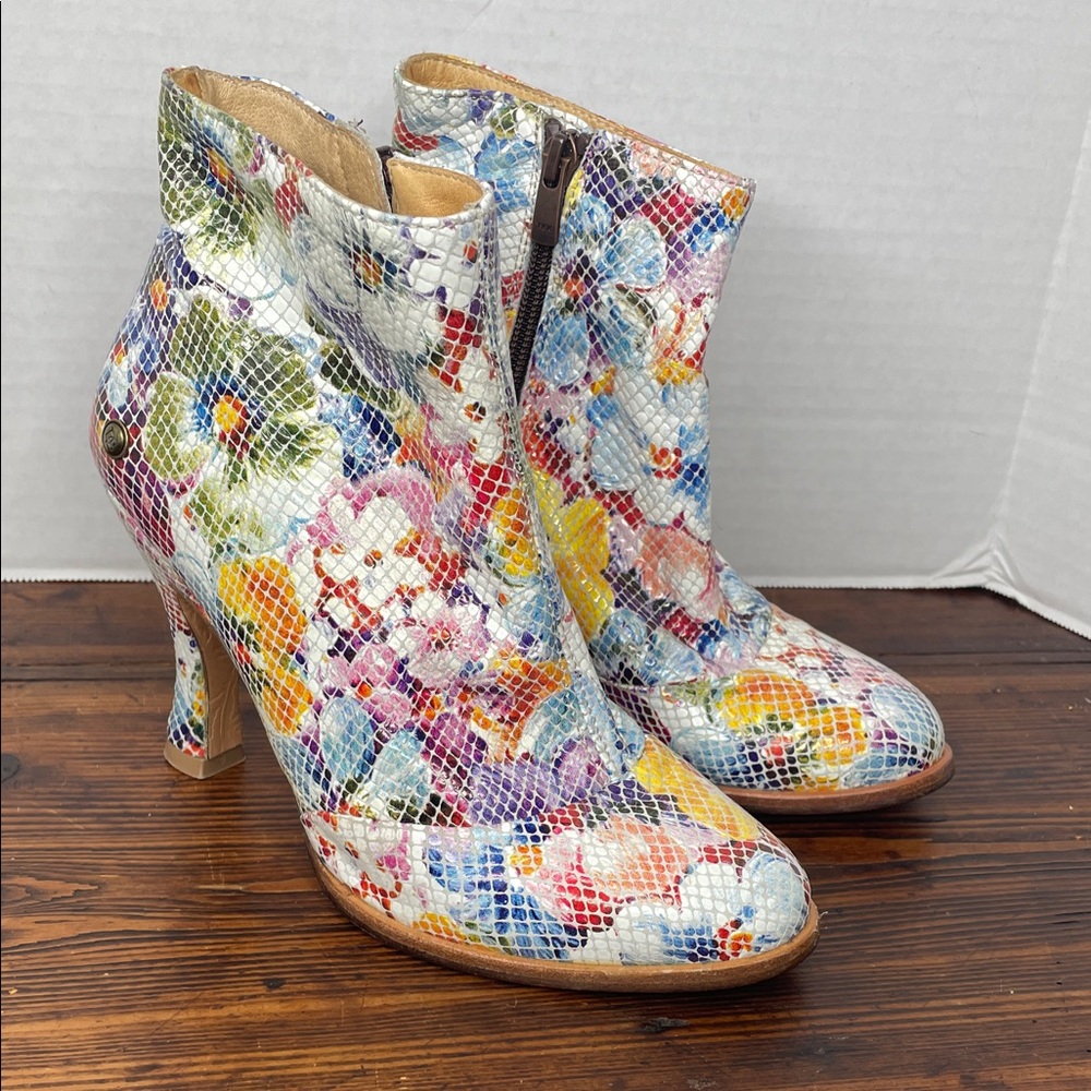 Neosens floral snakeskin leather ankle boots
